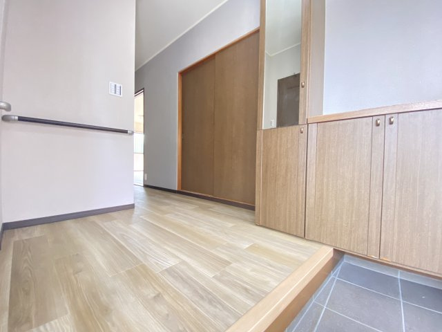 【玄関】 | 東区長嶺西1丁目