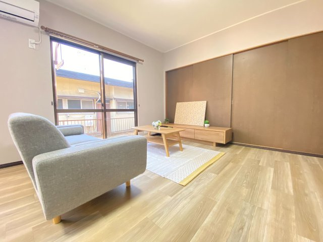 【居間・リビング】 | 東区長嶺西1丁目