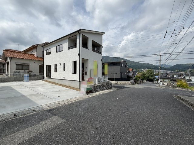 新築戸建　高取南2丁目の前面道路含む現地写真