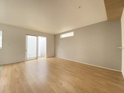 【居間・リビング】 | 南城市玉城糸数3期（全4棟）2号棟 | 2号棟　LDK16帖＋畳コーナー4帖付き♪