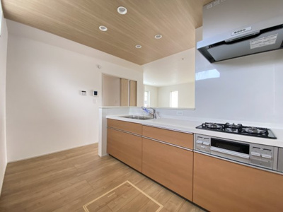 【キッチン】 | 南城市玉城糸数3期（全4棟）2号棟 | 2号棟　使いやすいシステムキッチン♪