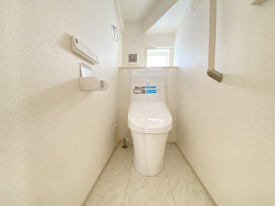 【トイレ】 | 南城市玉城糸数3期（全4棟）2号棟 | 2号棟　温水洗浄便座♪