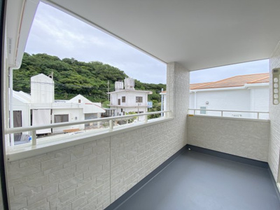 【バルコニー】 | 南城市玉城糸数3期（全4棟）2号棟 | 2号棟　インナーバルコニー♪