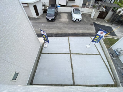 【駐車場】 | 南城市玉城糸数3期（全4棟）2号棟 | 2号棟　並列駐車3台可♪