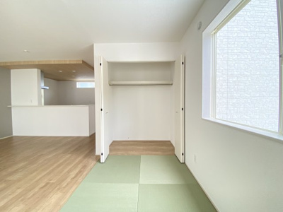 【和室】 | 南城市玉城糸数3期（全4棟）2号棟 | 2号棟　畳コーナー4帖＋収納付き♪