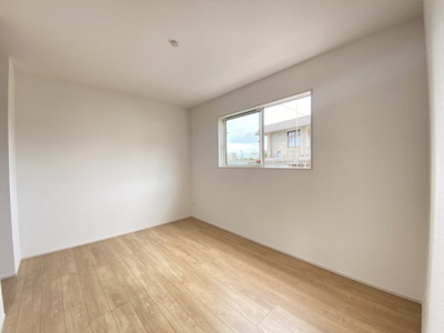 【洋室】 | 南城市玉城糸数3期（全4棟）2号棟 | 2号棟　洋室6帖＋WIC付き♪（WIC×2部屋）