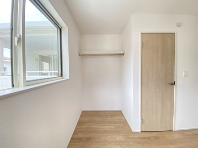 【収納】 | 南城市玉城糸数3期（全4棟）2号棟 | 2号棟　洋室6帖＋CL付き♪