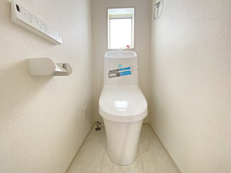 【トイレ】 | 南城市玉城糸数3期（全4棟）2号棟 | 2号棟　温水洗浄便座♪