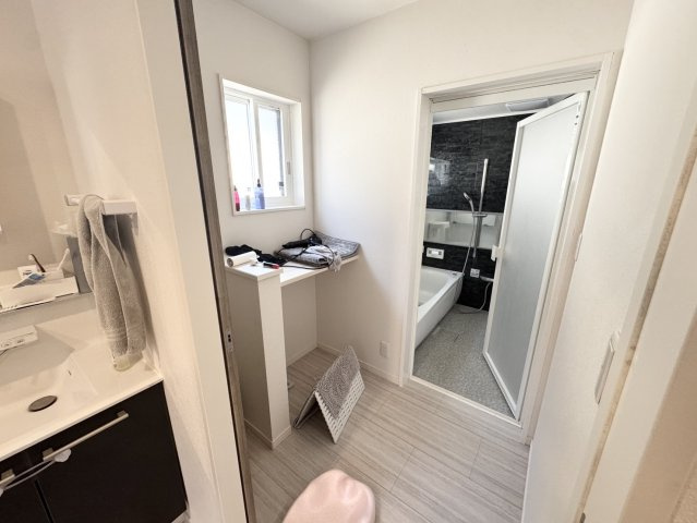 築浅の豪華な注文住宅♪おしゃれな平屋　上三川の脱衣所|脱衣所です