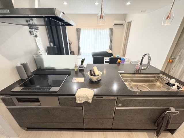 築浅の豪華な注文住宅♪おしゃれな平屋　上三川のキッチン|コンパクトなキッチンで掃除もラクラク