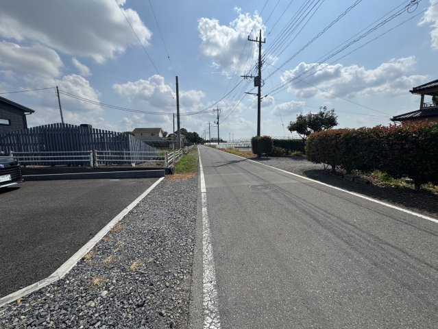 築浅の豪華な注文住宅♪おしゃれな平屋　上三川の前面道路含む現地写真|前面道路含む現地写真です