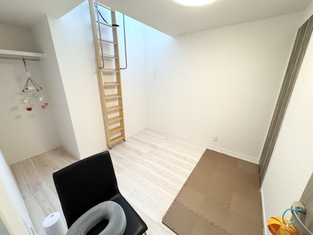 築浅の豪華な注文住宅♪おしゃれな平屋　上三川の洋室|使い勝手のいい洋室です