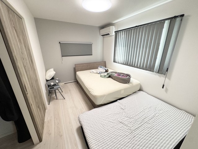 築浅の豪華な注文住宅♪おしゃれな平屋　上三川の洋室|コンパクトで使いやすい洋室です