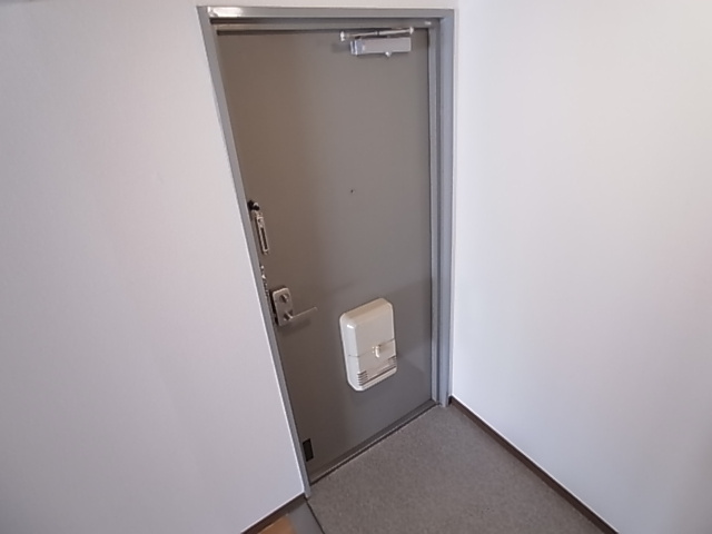 神戸市兵庫区浜崎通の賃貸マンションの玄関