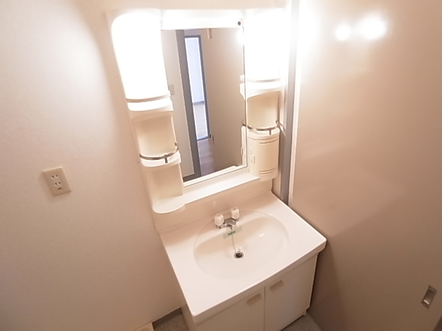 神戸市兵庫区浜崎通の賃貸マンションの洗面所