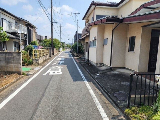 高崎市中泉町売地の前面道路含む現地写真