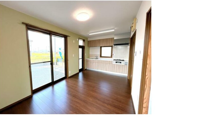 八代市古閑下町中古戸建の居間・リビング