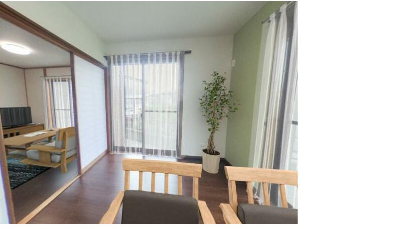 八代市古閑下町中古戸建の居間・リビング