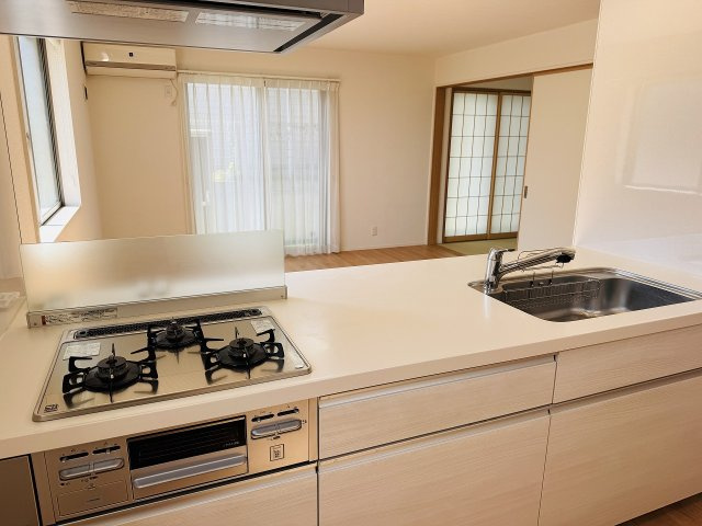 八王子市　石川町　中古戸建ての内装|～使い勝手良くオシャレなシステムキッチン～