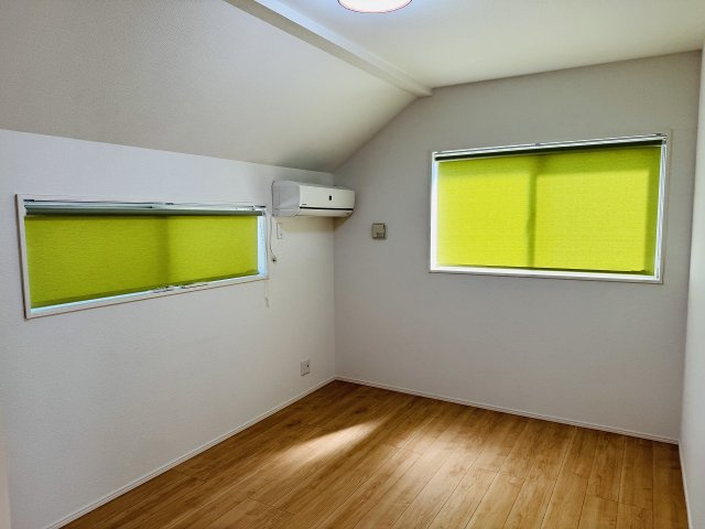 八王子市　石川町　中古戸建ての子供部屋|～2面採光で明るく風通しの良いお部屋です～