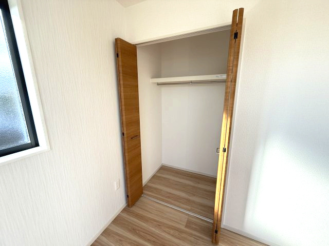 アーバンスタイル渋川市八木原１期　３号棟の収納|２階洋室1収納です。