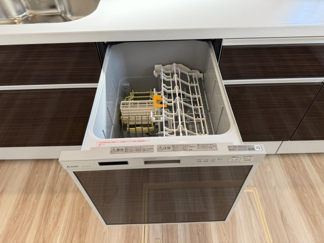 アーバンスタイル渋川市八木原１期　３号棟の設備|食洗器付きです♪家事の時短になりますよ！