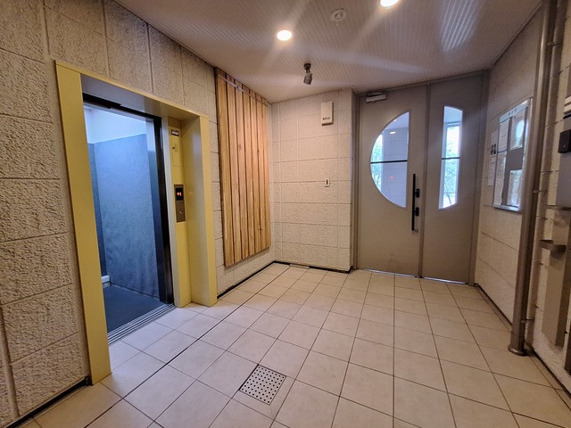 スペーシア　Ｋのロビー|共用部オートロック　エレベーター