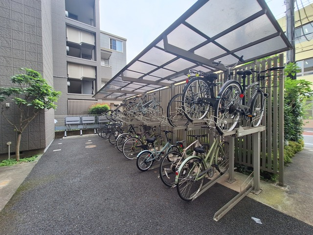 スペーシア　Ｋのその他共用部分|屋根付き駐輪場