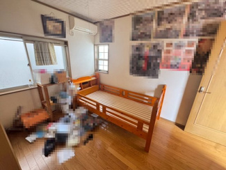 【子供部屋】 | 下野町１丁目　中古戸建 | 全居室２面採光です♪明るく風通しの良い快適な室内に気分も自然と明るくなりますね！家族の笑顔も増えそうです♪