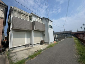【前面道路含む現地写真】 | 下野町１丁目　中古戸建 | 春木保育所まで徒歩６分！千喜里保育所まで徒歩９分！小さなお子様のいるご家庭も安心ですね！