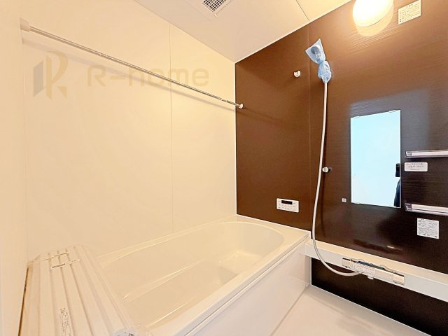 土浦市真鍋9期　新築戸建て　1号棟の浴室|１坪タイプの大きなお風呂で、小さなお子様とご一緒に入浴いただける広さです！