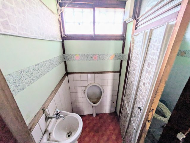 熊谷市妻沼　【土地広々124坪】のトイレ