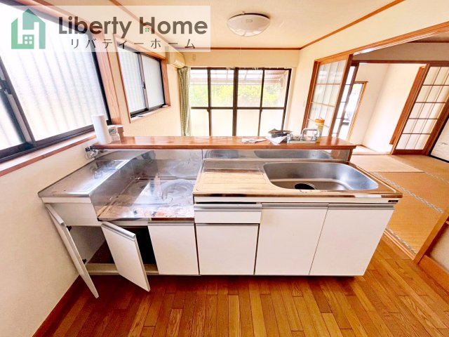 石岡市若宮4丁目　中古戸建のキッチン