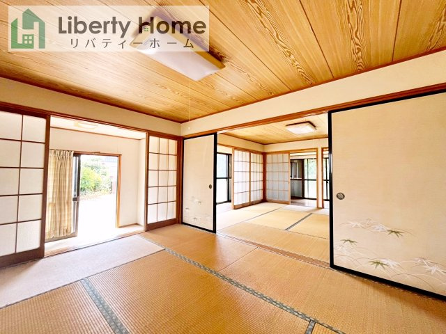 石岡市若宮4丁目　中古戸建の玄関