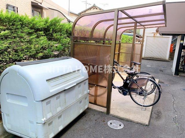 プリシェール姫髪のエントランス|屋根付きの駐輪場は無料です●