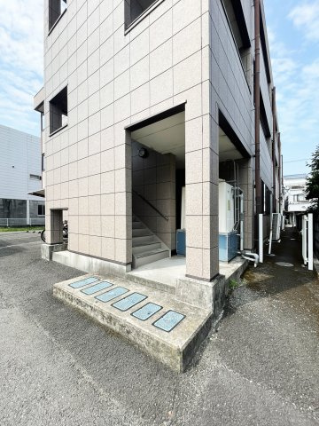 コンフォート山下の駐車場