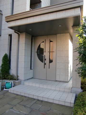 ドルチェ メゾン Ⅲのロビー|オートロック扉