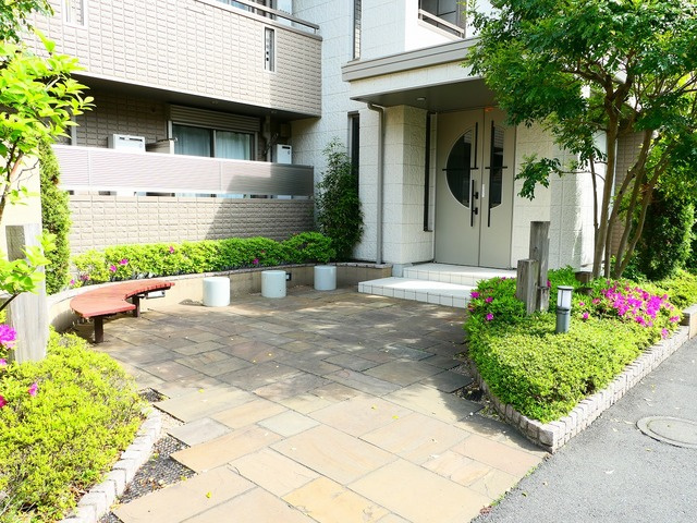 ドルチェ メゾン Ⅲのエントランス|エントランスアプローチ