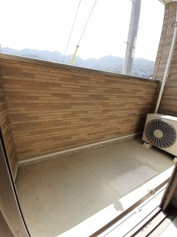 ひなたのバルコニー|暖かな日差しのふりそそぐバルコニー