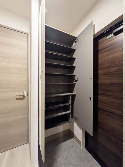 【玄関】 | D-ROOMPREMIUM多磨霊園駅