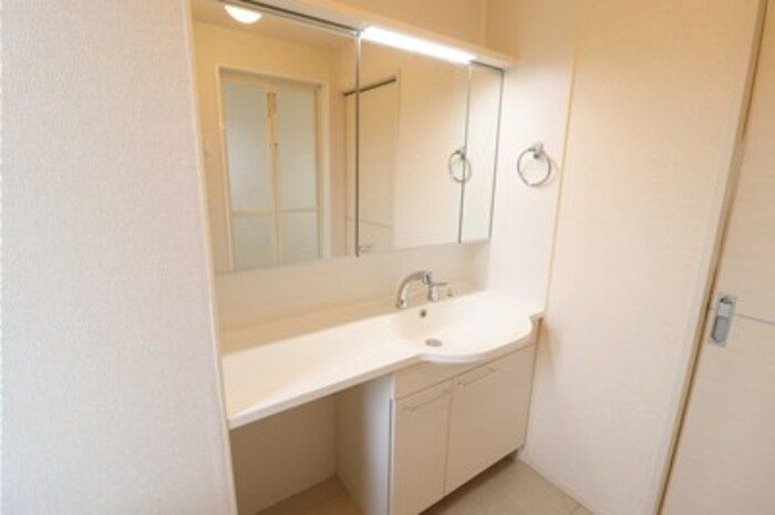 チェリーコートⅢの独立洗面台|洗髪洗面化粧台