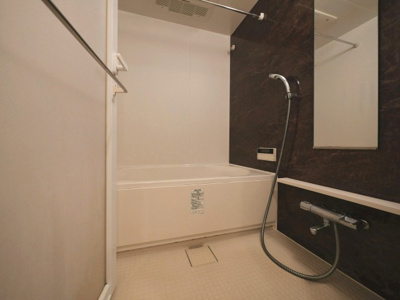 【浴室】 | ザ・パークハビオ天満橋 | きれいなお風呂です