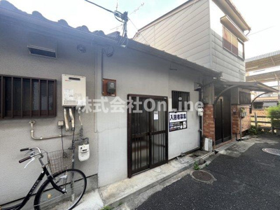 【玄関】 | 西山本町2丁目貸家