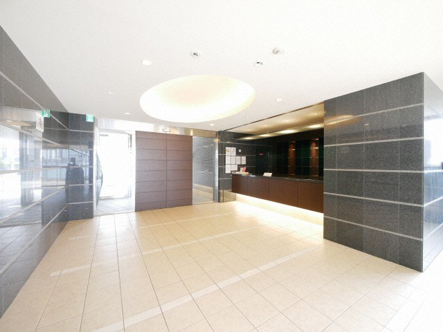 大阪市浪速区幸町３丁目の賃貸マンションのロビー