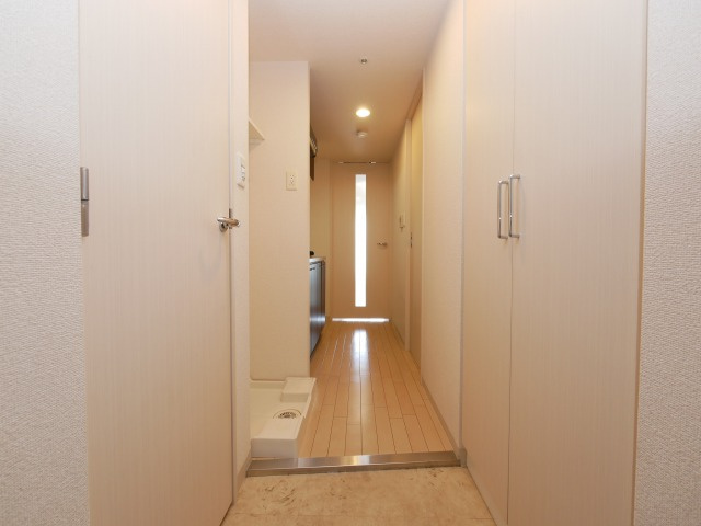大阪市浪速区幸町３丁目の賃貸マンションの玄関