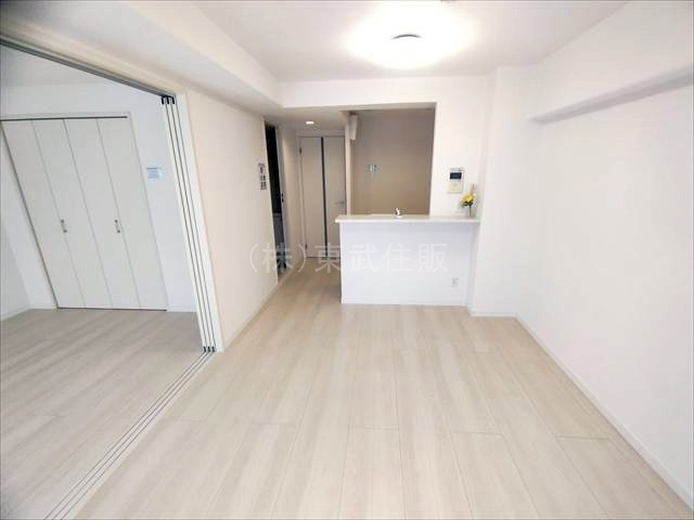 【居間・リビング】 | ナイスアーバン志木 | ご家族が集まるリビングは10.8帖の広さです