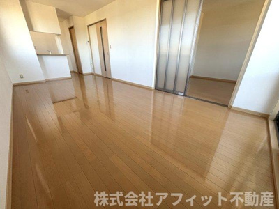 【居間・リビング】 | グレイシャス | LDK14.3帖