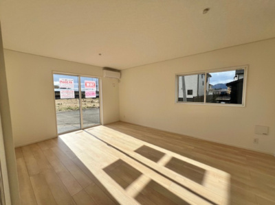 【居間・リビング】 | 花巻市石鳥谷町上口　第5 | 会話がはずむ、毎日が心地いい家族中心のリビング空間