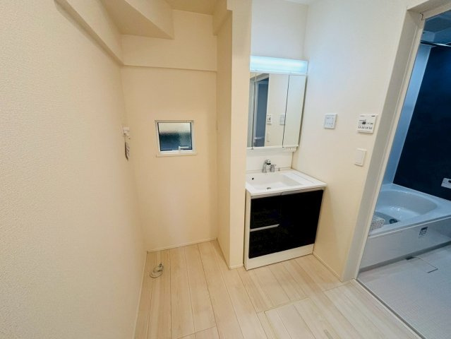 リナージュ／中央区出水6丁目第3期／2号棟の玄関