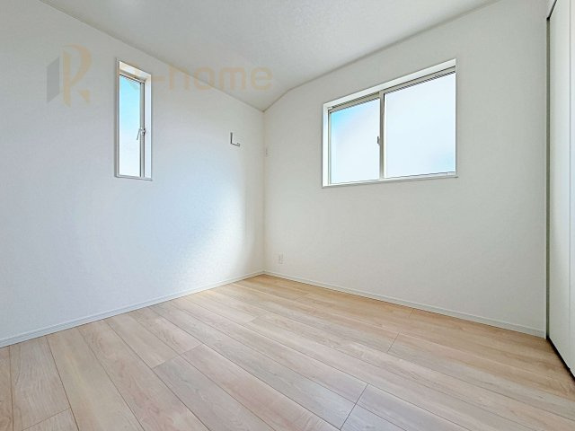 筑西市下川島第2　新築戸建て　2号棟の洋室|2面窓の風通しの良い洋室です♪差し込む暖かな陽当たりで、室内がくつろげる空間に早変わりです♪